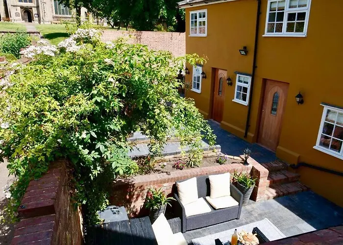 Huge Luxury 8 Bed Manor House Hot Tub Pool Table