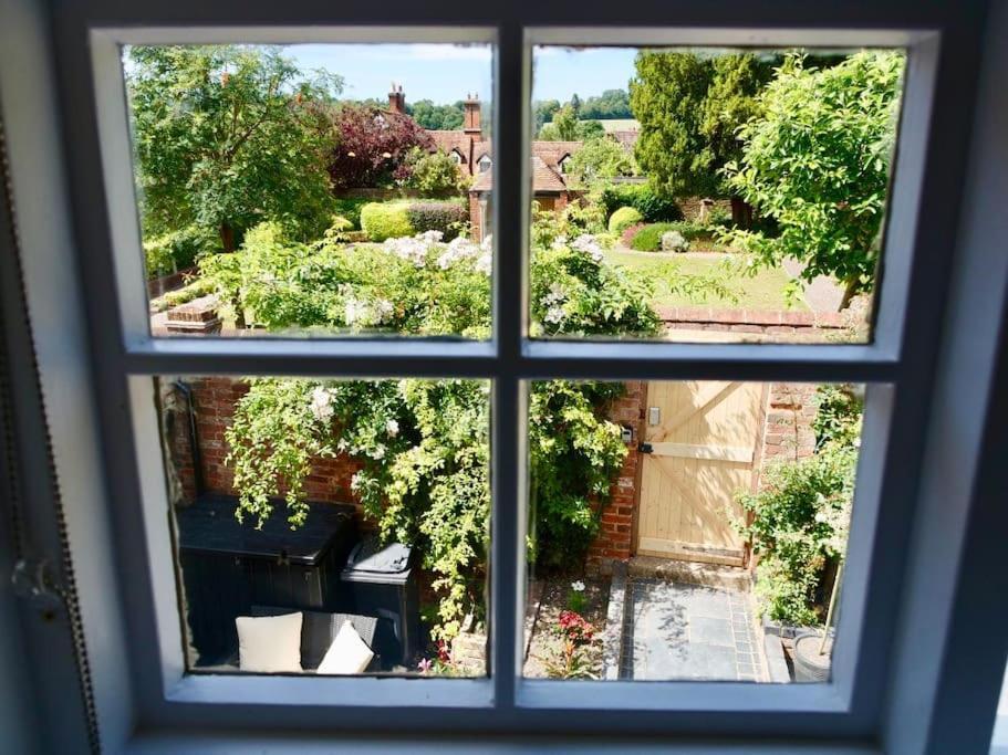 Huge Luxury 8 Bed Manor House Hot Tub Pool Table Holiday home