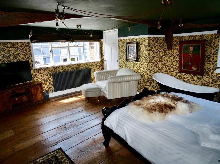 Huge Luxury 8 Bed Manor House Hot Tub Pool Table Holiday home
